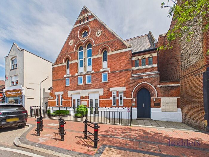 1 Bedroom Flat For Sale In Stanway Place, - Guildford Street, Chertsey, Surrey, KT16