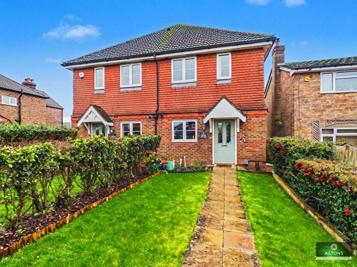 2 Bedroom Semi Detached House For Sale In Reigate Road, Hookwood, Horley, RH6