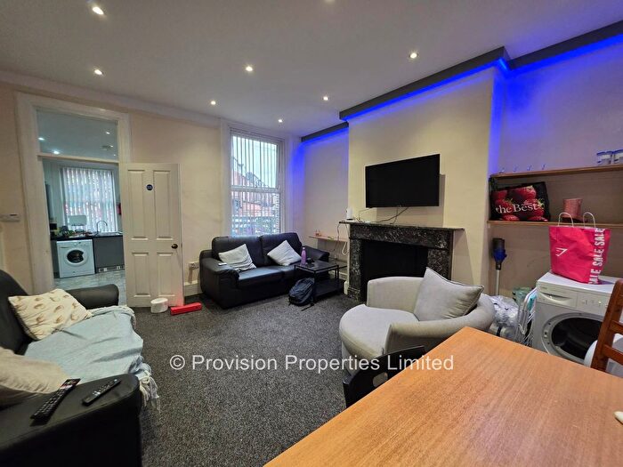 8 Bedroom Terraced House To Rent In Brudenell Road, Hyde Park, Leeds, LS6