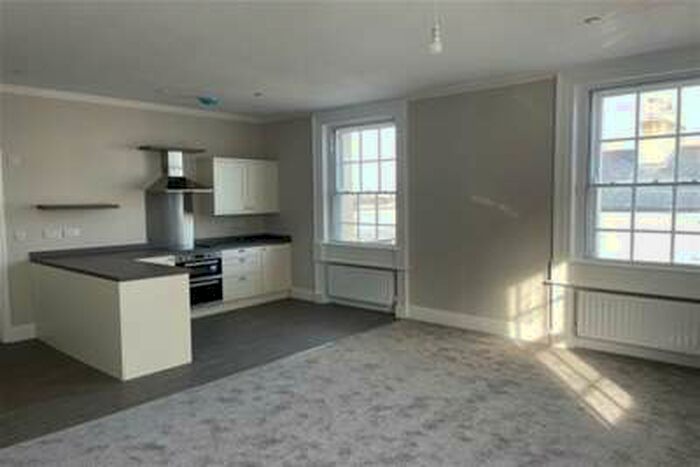 2 Bedroom Flat To Rent In High Street, Holywell, CH8