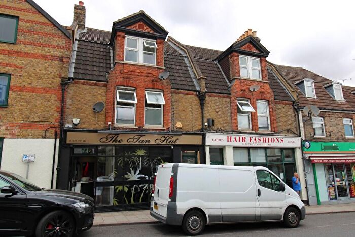 1 Bedroom Flat To Rent In Warley Hill, Brentwood, Essex, CM14