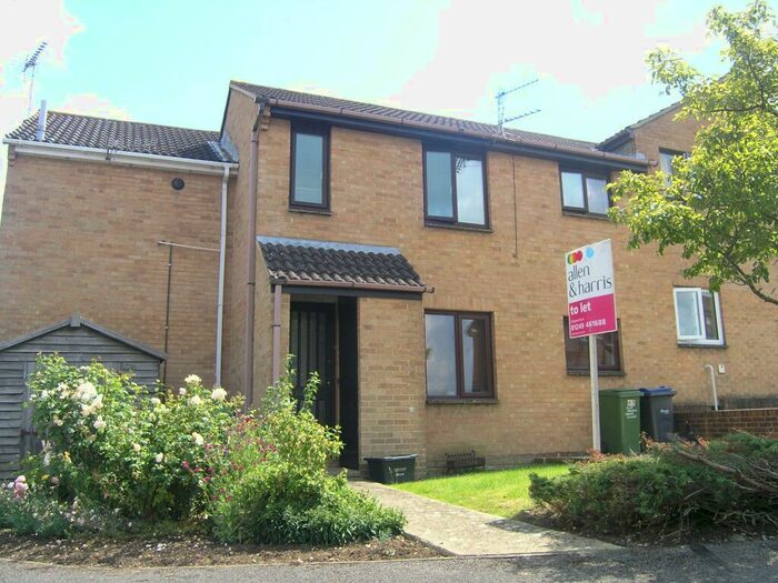 1 Bedroom Flat To Rent In Highgrove Close, Calne, SN11