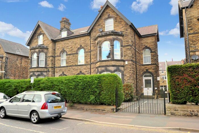 2 Bedroom Flat To Rent In East Parade, Harrogate, HG1