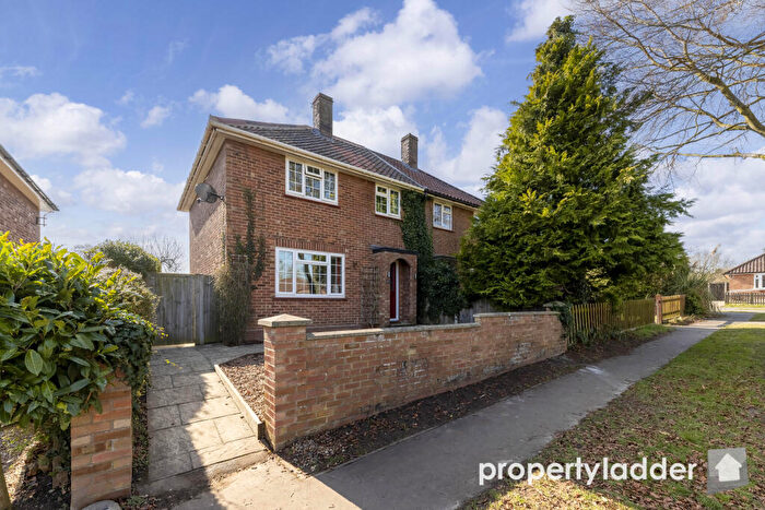 3 Bedroom Semi-Detached House For Sale In Glebe Way, Horstead, NR12