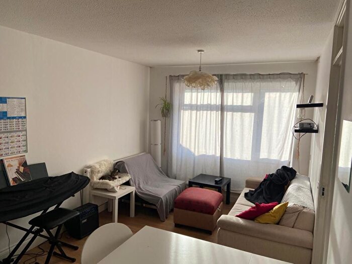 1 Bedroom Flat To Rent In Coniston Walk, London, E9