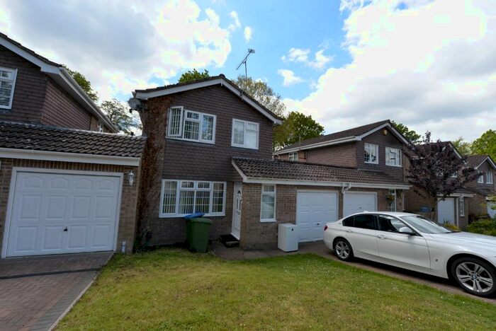 3 Bedroom Detached House To Rent In Balmoral Close, Lordswood, Southampton, SO16