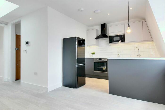 1 Bedroom Flat To Rent In Putney High Street, London, SW15