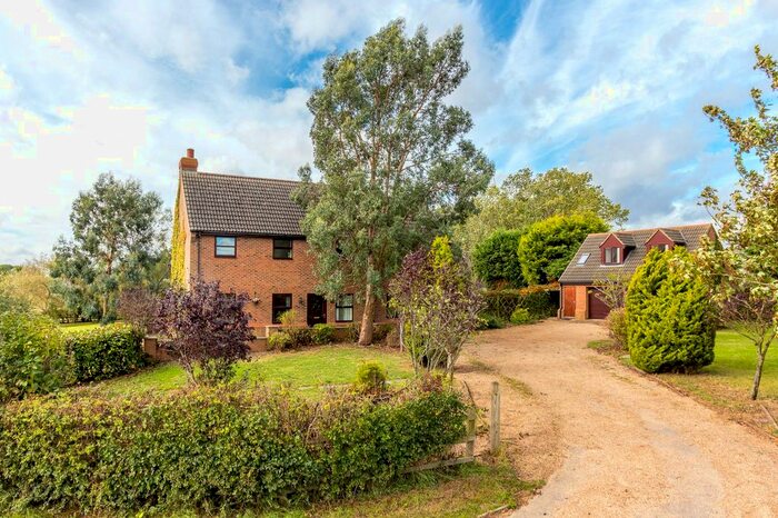 5 Bedroom Detached House To Rent In Yielden, Bedford MK44