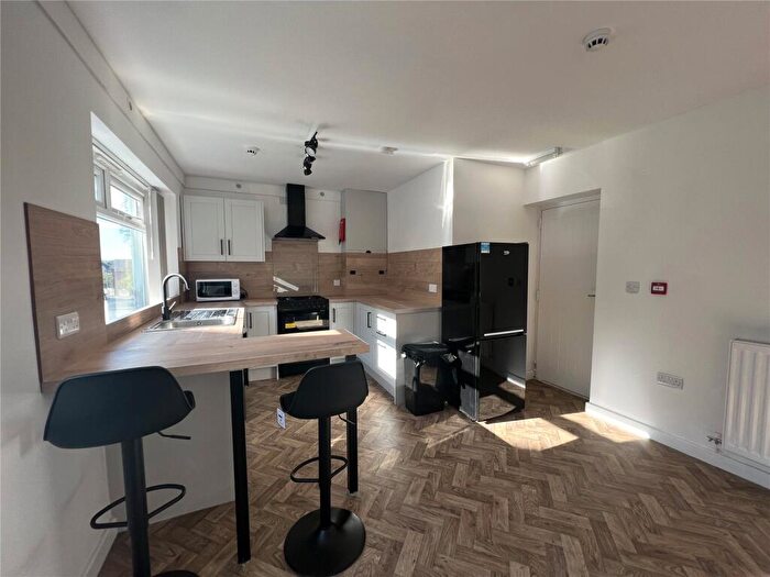 2 Bedroom Apartment To Rent In College Road, Bangor, Gwynedd, LL57