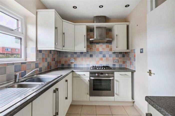 1 Bedroom Flat To Rent In Windsor Road, Kew, Richmond, TW9