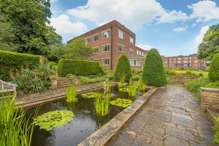 2 Bedroom Flat To Rent In Cambridge Park, Twickenham, TW1