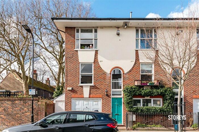 3 Bedroom House To Rent In Pearson Street, Shoreditch, London, E2