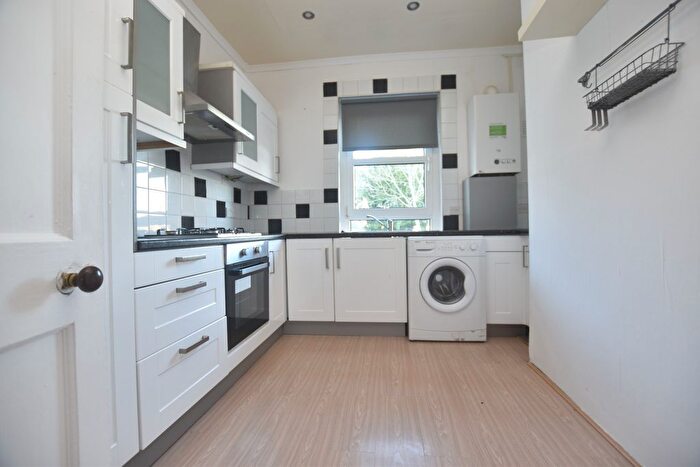 1 Bedroom Flat To Rent In Mount Pleasant Street, Greenock, PA15
