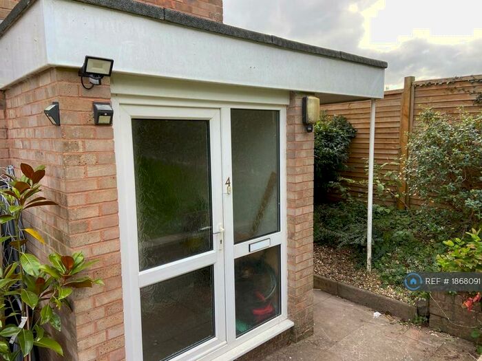 1 Bedroom Maisonette To Rent In Carew Road, Tiverton, EX16