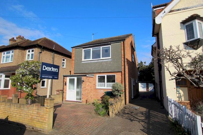 4 Bedroom Detached House To Rent In Sunmead Road, Sunbury-On-Thames, TW16