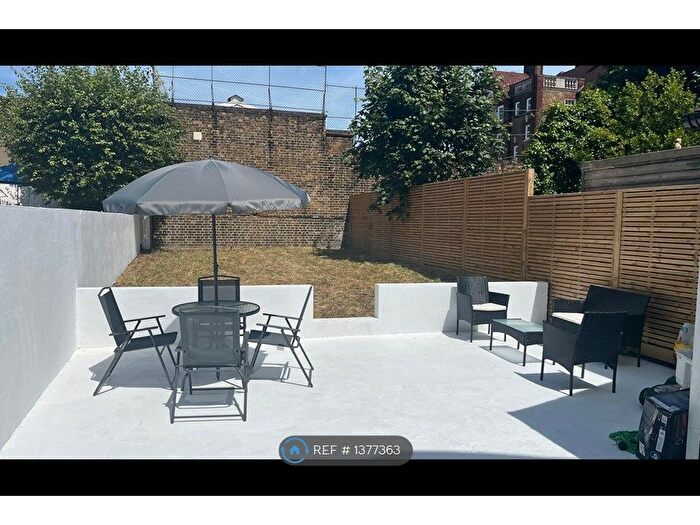 4 Bedroom Semi Detached House To Rent In Trevelyan Road, London, SW17