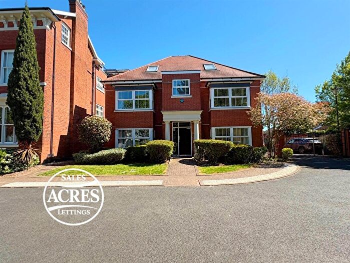 2 Bedroom Apartment For Sale In Birmingham Road, Sutton Coldfield, B72