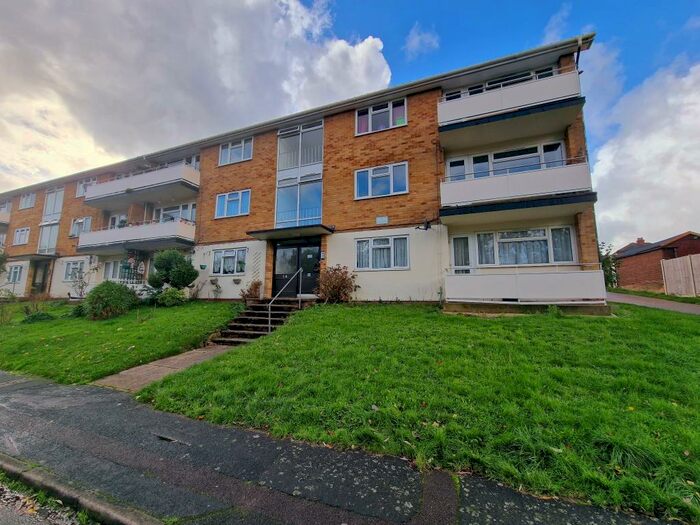 2 Bedroom Flat To Rent In Parkside, Totton, SO40