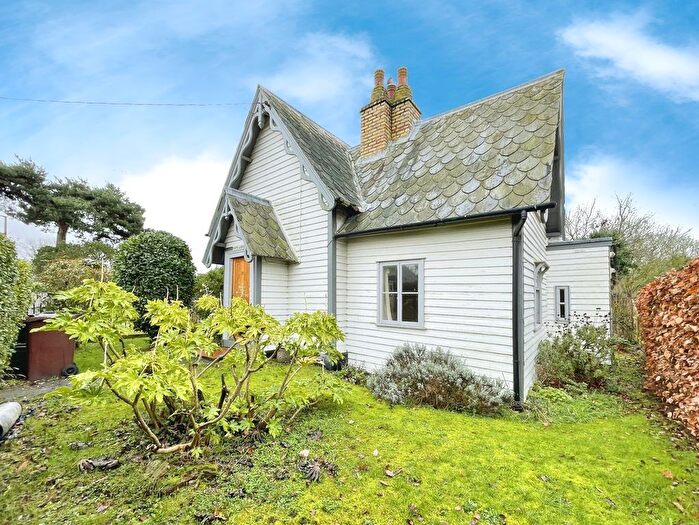 2 Bedroom Cottage For Sale In Wivenhoe Road, Alresford, CO7