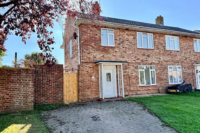 3 Bedroom Semi-Detached House To Rent In Barrington Road, Goring, West Sussex, BN12