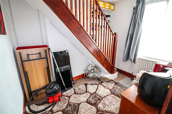 3 Bedroom Terraced House For Sale In Hazel Road, Erith, DA8