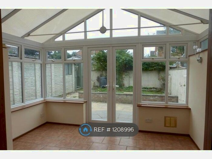 3 Bedroom Terraced House To Rent In Monmouth Road, Yeovil, BA21