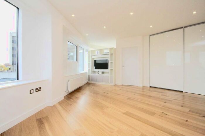 Studio To Rent In Balfour Road, Hounslow TW3