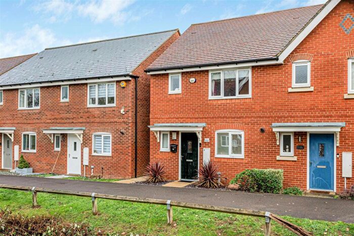 3 Bedroom Semi-Detached House For Sale In , Elk Path, Three Mile Cross, Wokingham, RG7