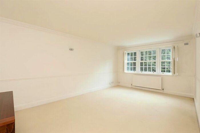 1 Bedroom Flat To Rent In Wimbledon Park Side, London SW19