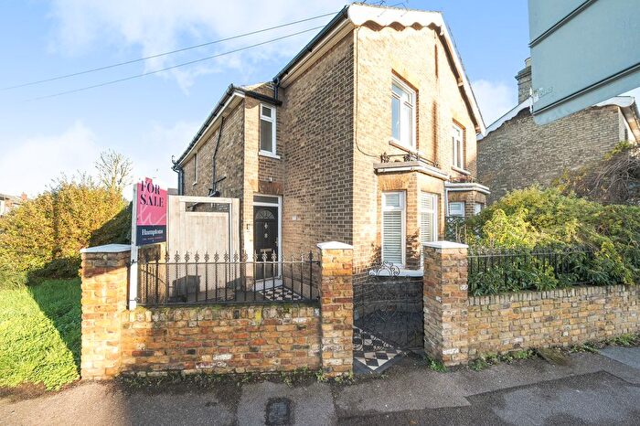 3 Bedroom Semi Detached House For Sale In Watton Road, Ware, SG12