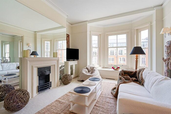 2 Bedroom Flat For Sale In Fulham Road, London, SW10