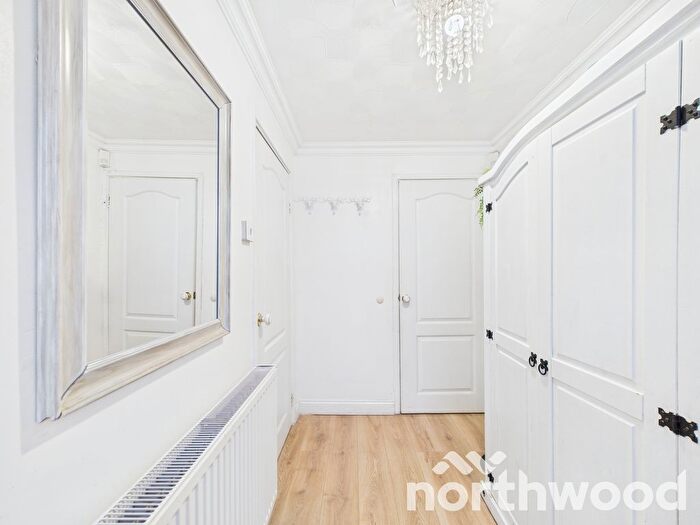 3 Bedroom End Of Terrace House For Sale In Oak Tree Road, Ashford, Ashford, TN23