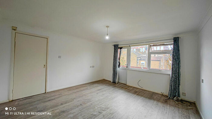 1 Bedroom Flat For Sale In Mineral Street, Plumstead, London, Qr, SE18