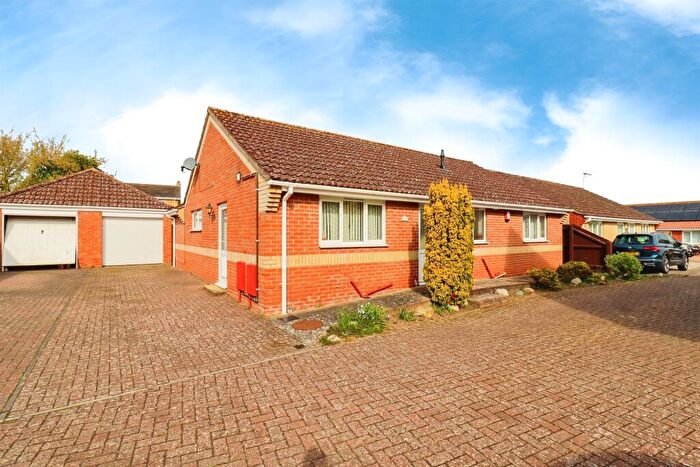 3 Bedroom Detached Bungalow For Sale In Hawthorn Close, Diss, IP22