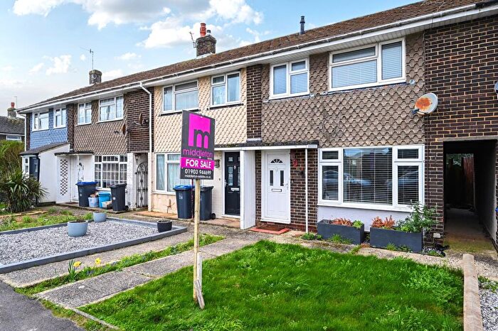 3 Bedroom Terraced House For Sale In Grafton Gardens, Lancing, West Sussex, BN15