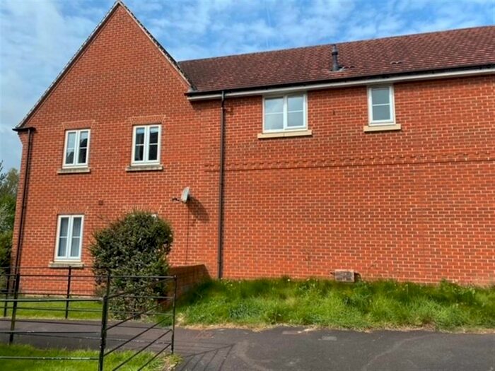2 Bedroom Flat To Rent In Nelson Way, Yeovil, BA21