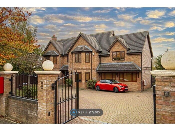 Studio To Rent In Furzton, Milton Keynes, MK4