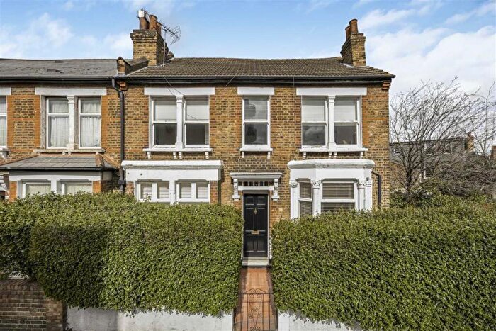 3 Bedroom House To Rent In Victoria Way, Charlton, SE7
