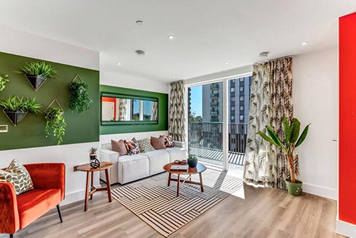 1 Bedroom Apartment For Sale In Granville Road, Childs Hill, NW2