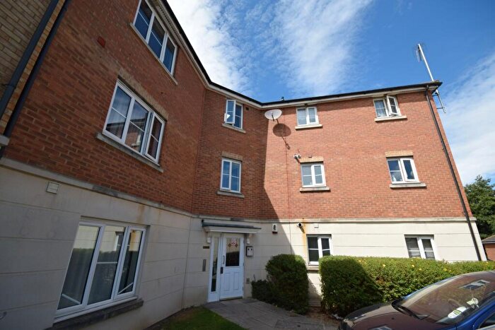 2 Bedroom Flat To Rent In St. Lukes Court, Hatfield, AL10