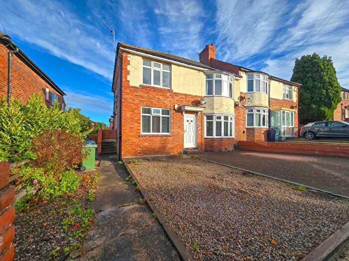 2 Bedroom Flat To Rent In Olive Gardens, Low Fell, NE9