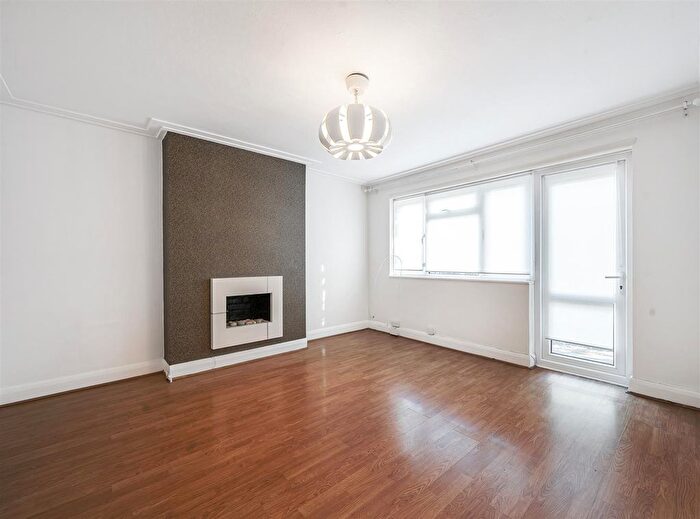 2 Bedroom Flat To Rent In Chambers Lane, London, NW10