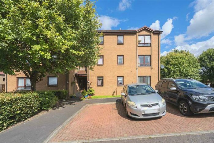 2 Bedroom Apartment To Rent In Middlemass Court, FK2