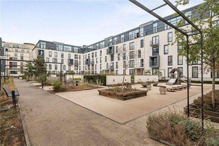 1 Bedroom Apartment For Sale In Stothert Avenue, Bath, Somerset, BA2