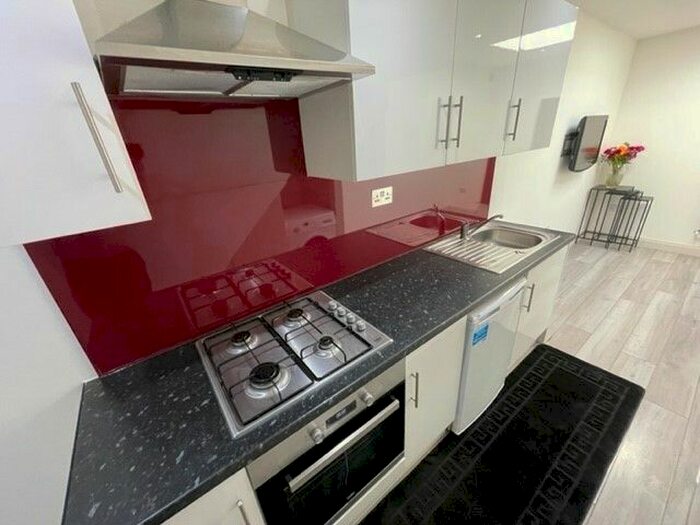 1 Bedroom Flat To Rent In Curzon Road, Thornton Heath CR7