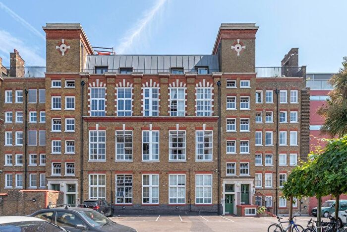 2 Bedroom Flat For Sale In Gervase Street, Peckham, London, SE15