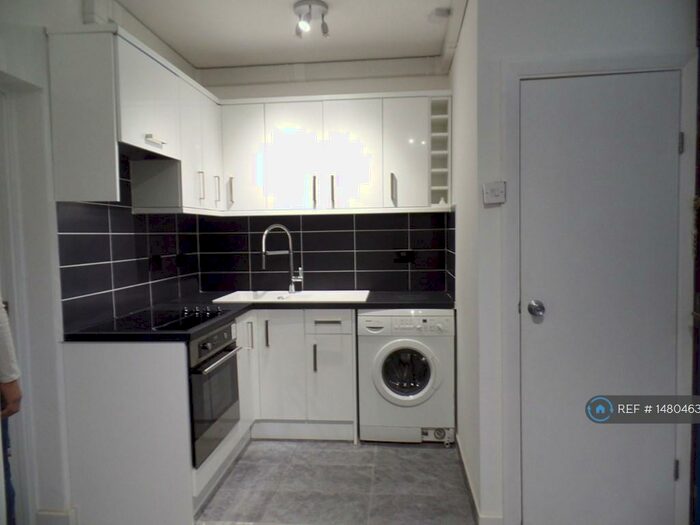 1 Bedroom Flat To Rent In Spenlow House, London, SE16