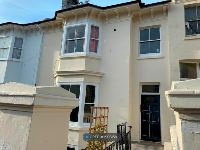 2 Bedroom Flat To Rent In Buckingham Place, Brighton, BN1