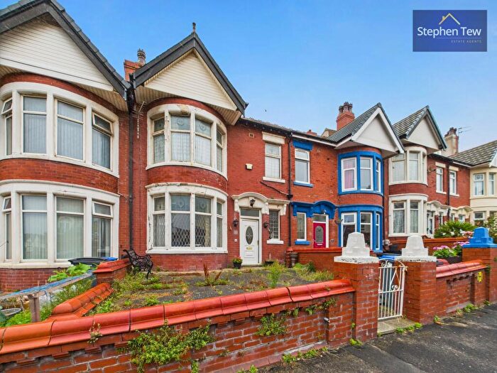 4 Bedroom Terraced House For Sale In Warbreck Hill Road, Blackpool, FY2