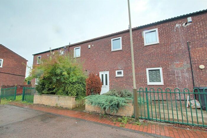 3 Bedroom Town House To Rent In Bishopdale Road, Leicester, LE4